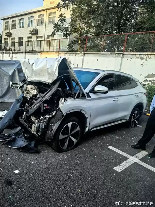 车祸事故方家属发声：老公多处骨折