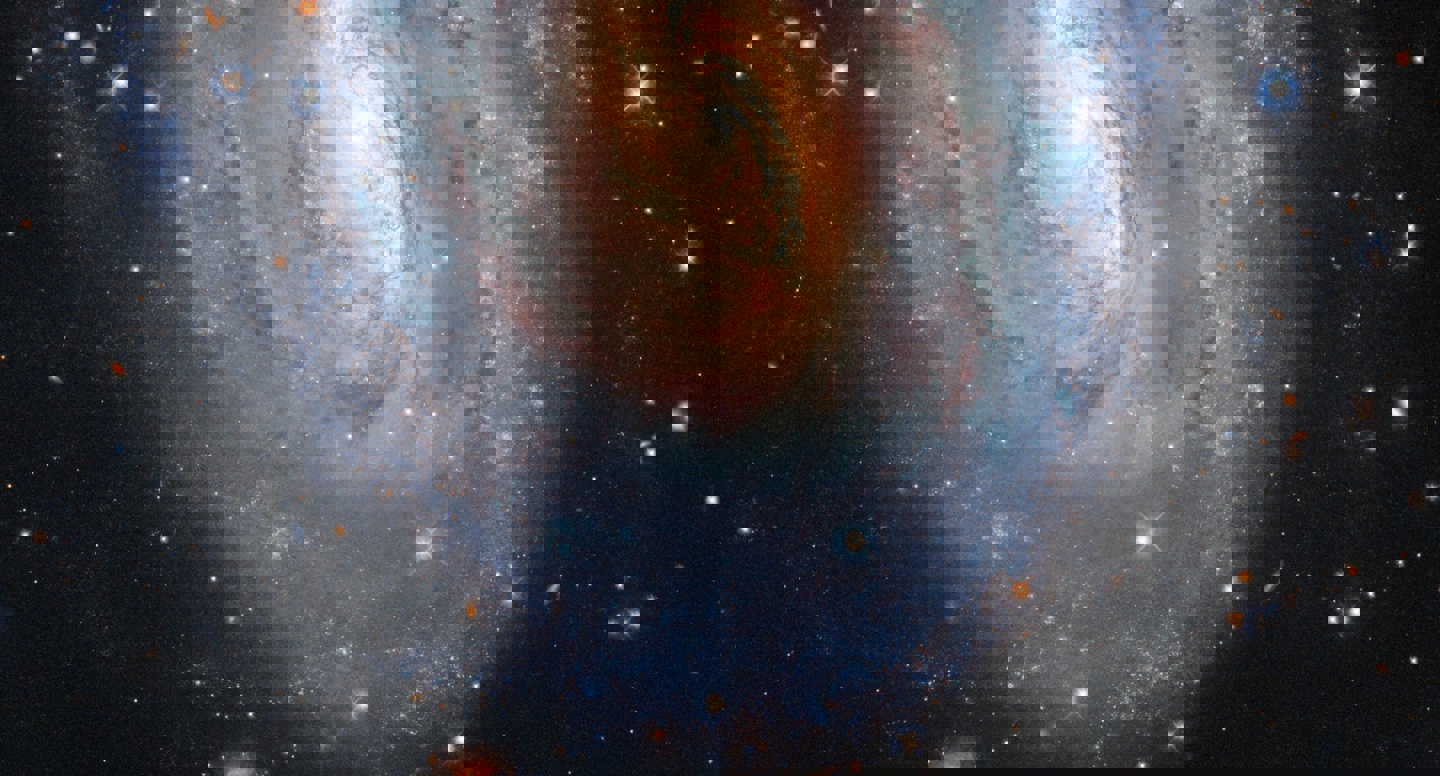 古老恒星与新生星团同框：星系观测偶遇小行星