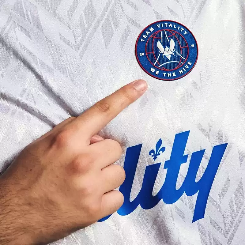 Vitality法国风新队服震撼发布!主场作战限定款+全套周边上线,售价4420元值不值?