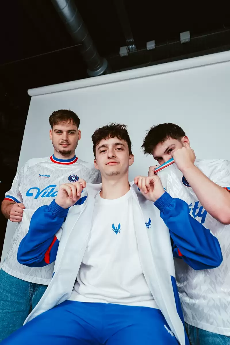 Vitality法国风新队服震撼发布!主场作战限定款+全套周边上线,售价4420元值不值?