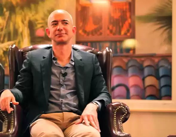 杰夫·贝佐斯看好太空数据中心:性能有望超越地球设施