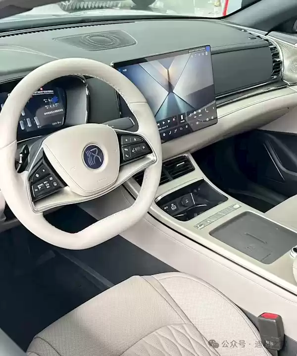 26款比亚迪汉加推版外观首曝!将于10月10日上市:混动新增245km版本