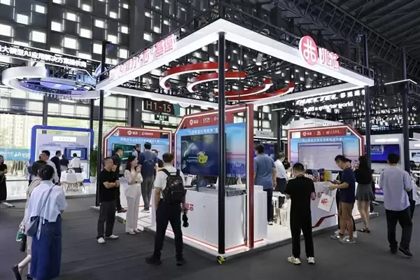 兆芯KX-7000N处理器展示