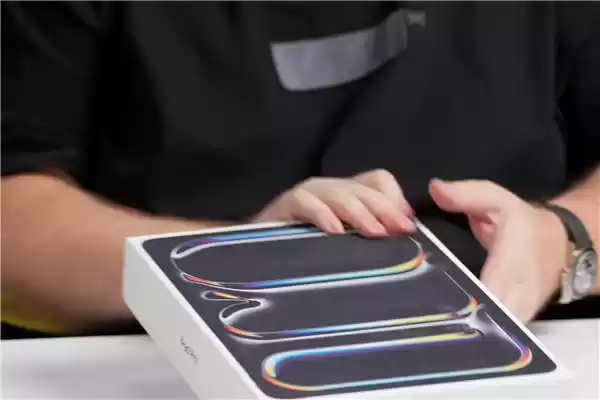 为何俄罗斯博主能提前开箱激活iPad