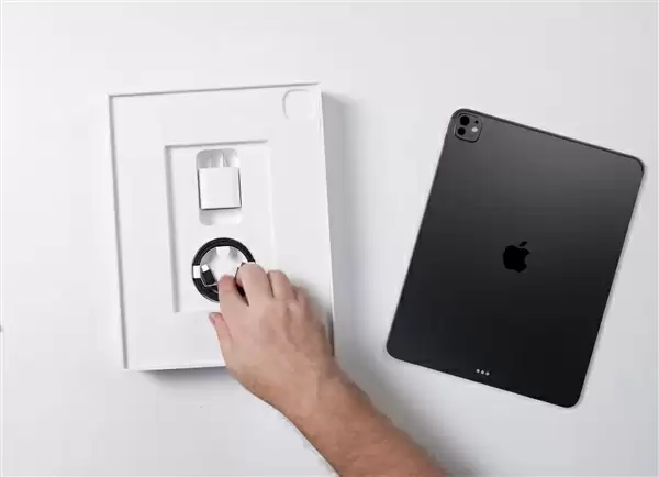 为何俄罗斯博主能提前开箱激活iPad