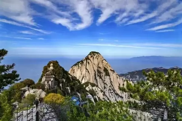 国庆陪爬山千元一趟仍供不应求