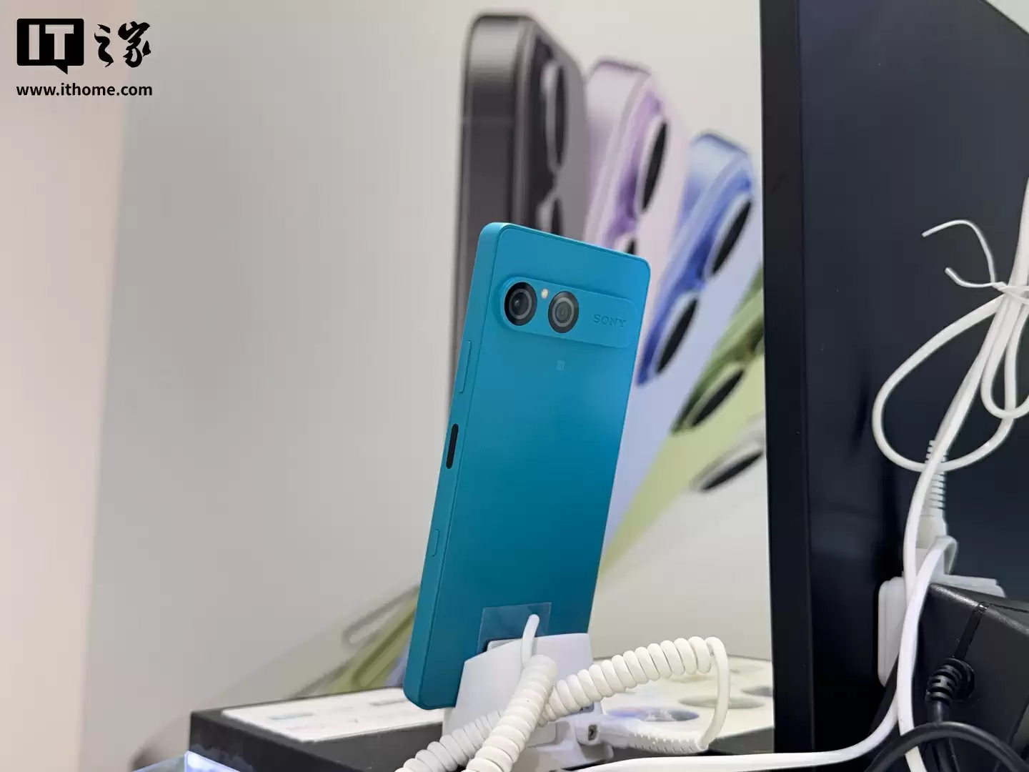 索尼 Xperia 10 VII 手机首次不再附赠 USB-C 数据线