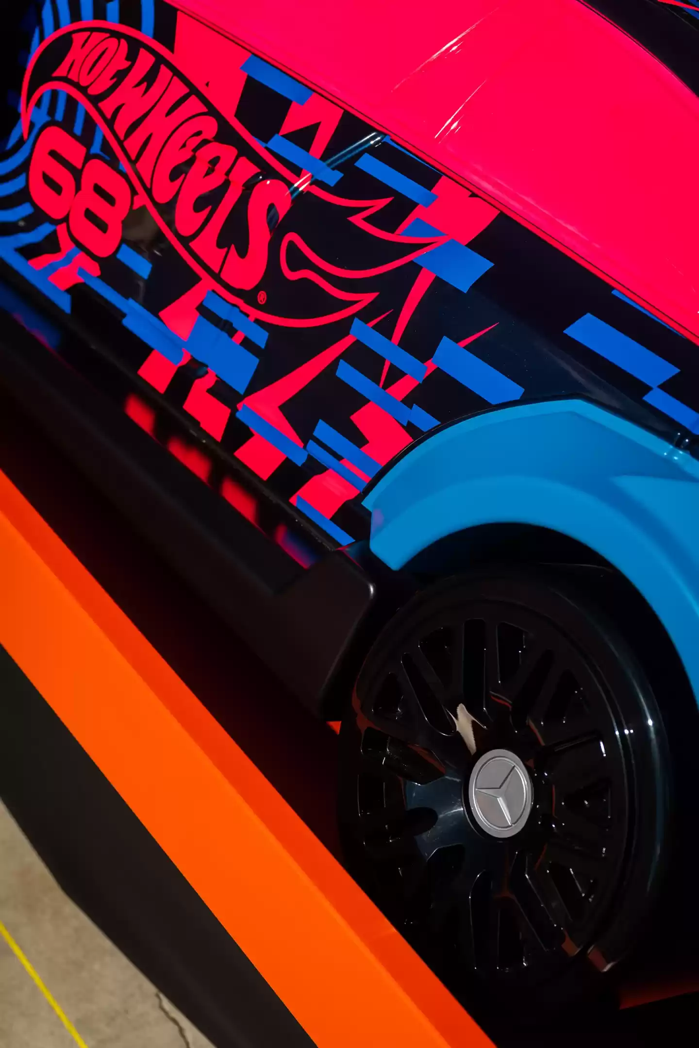 奔驰发布“成年人的玩具”：Hot Wheels 版 CLA 概念车亮相，全球仅 1 辆