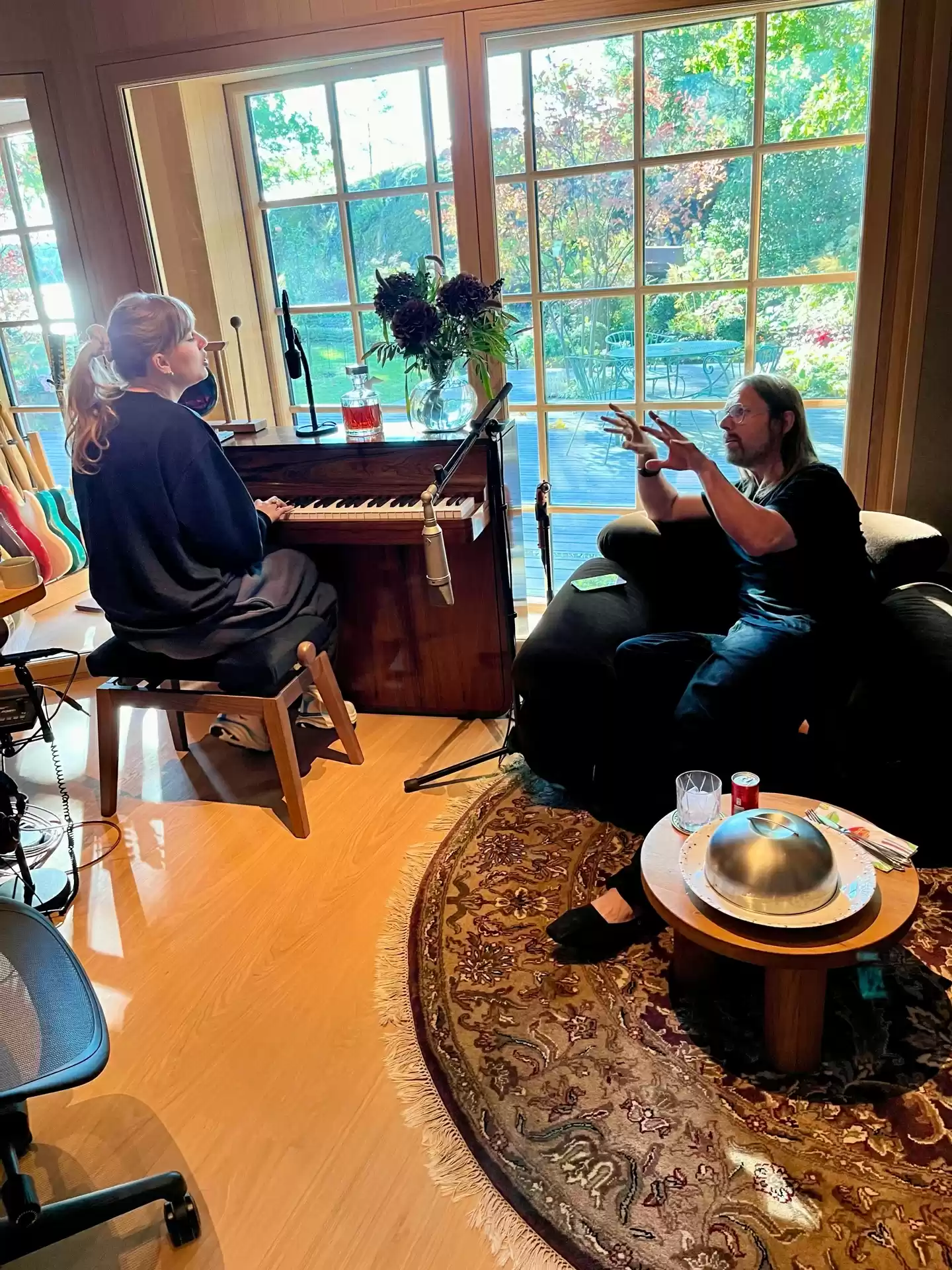 限时 24 小时：苹果 iTunes 独家发售 Taylor Swift 新专辑《The Life of a Showgirl》豪华版