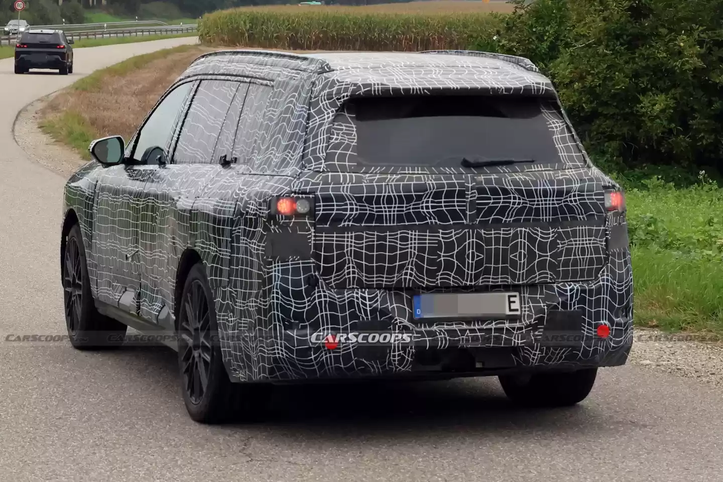 宝马最大 SUV 史上最重要换代：首推纯电版 iX7，预估最高 800 马力