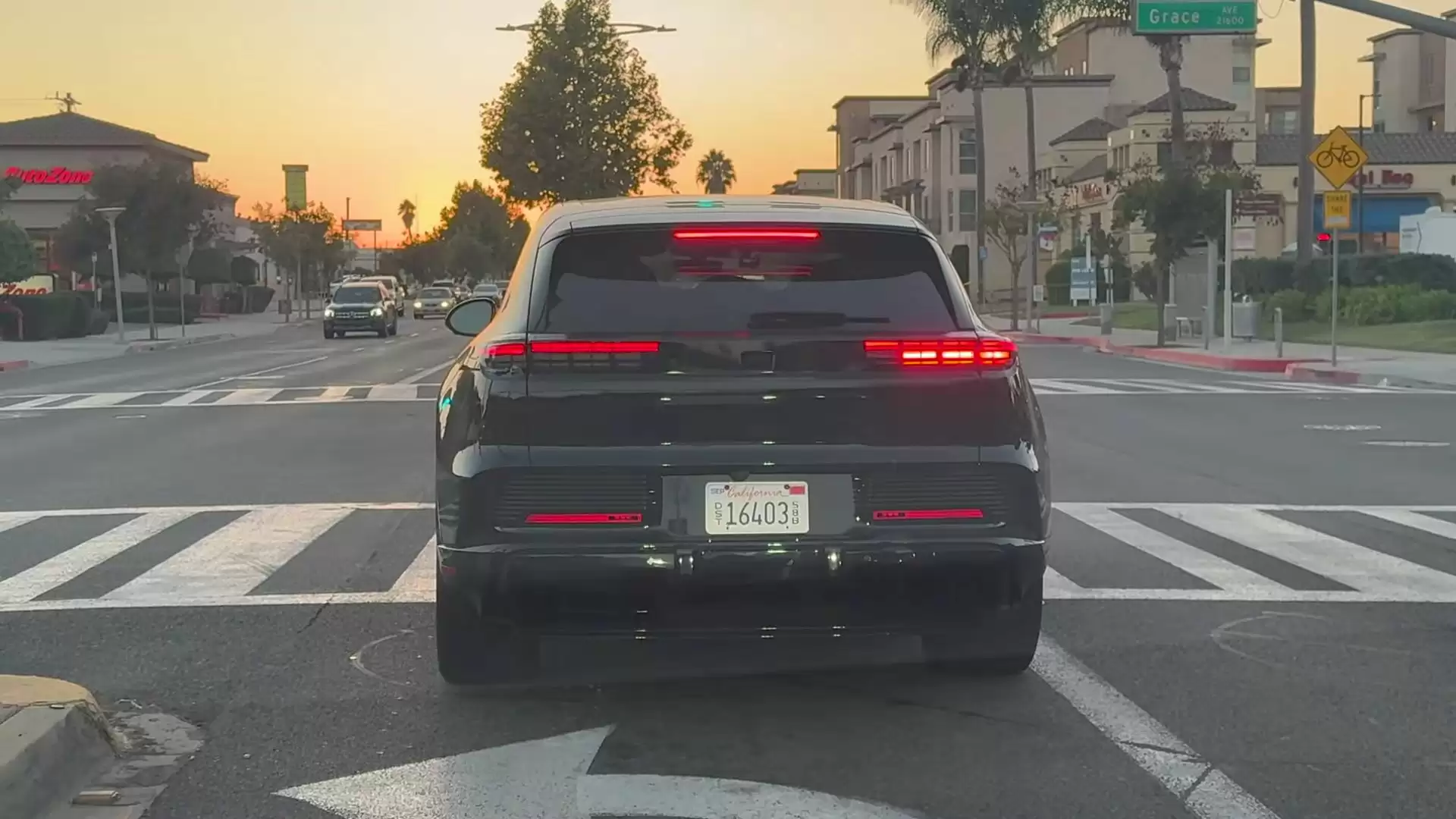 保时捷纯电卡宴路测图曝光：986 马力，剑指豪华电动 SUV 市场