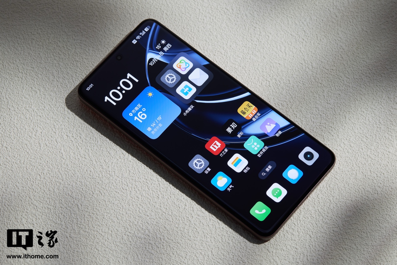 realme 真我 GT8 Pro 手机确认月底能到手，新马达将带来敲击键盘的“哒哒哒哒”感