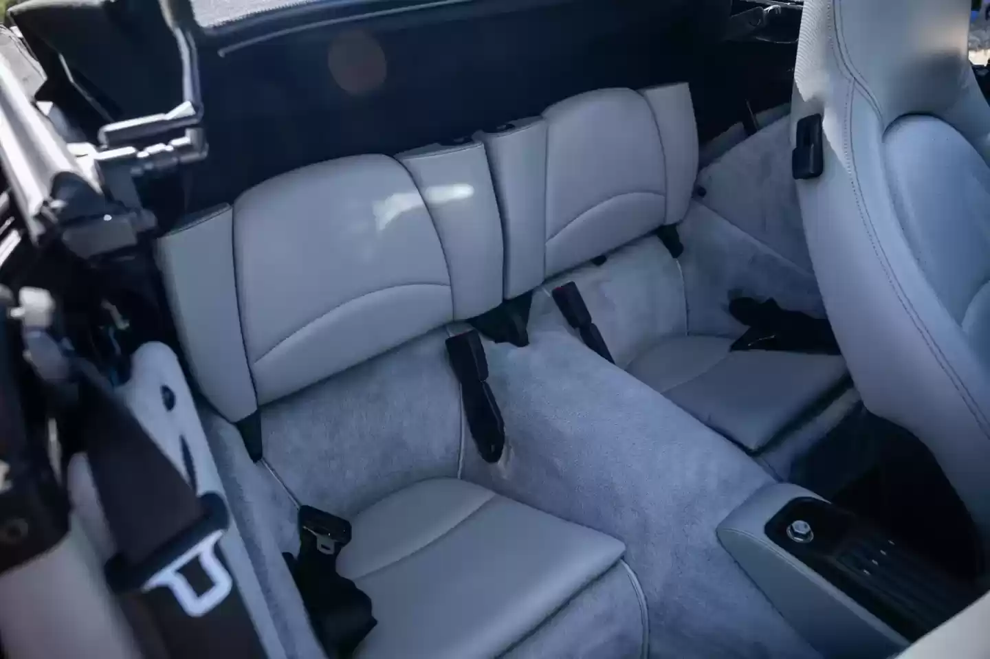 全球仅 5 辆、尘封近 30 年:从未公开销售的保时捷 993 代 911 Turbo 敞篷跑车 11 月首登拍卖场