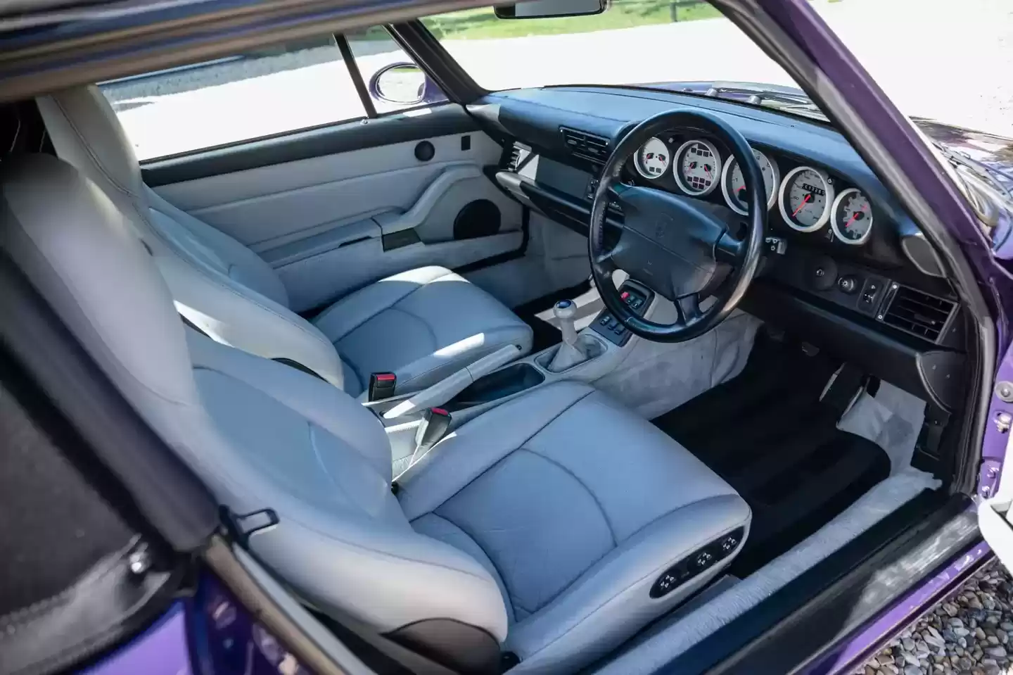 全球仅 5 辆、尘封近 30 年:从未公开销售的保时捷 993 代 911 Turbo 敞篷跑车 11 月首登拍卖场