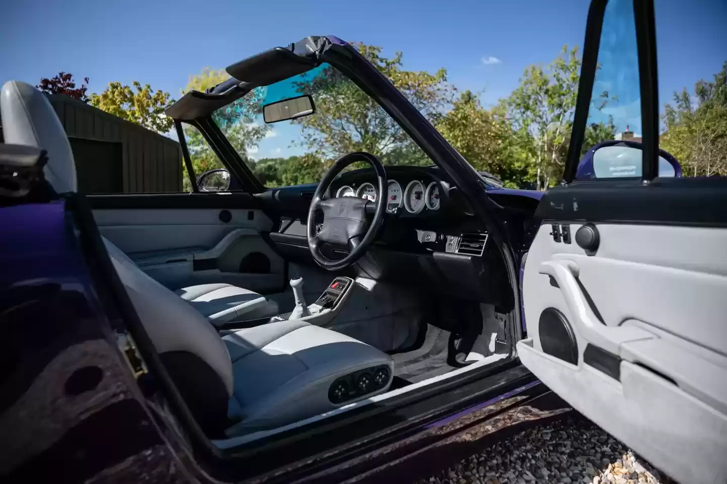 全球仅 5 辆、尘封近 30 年:从未公开销售的保时捷 993 代 911 Turbo 敞篷跑车 11 月首登拍卖场