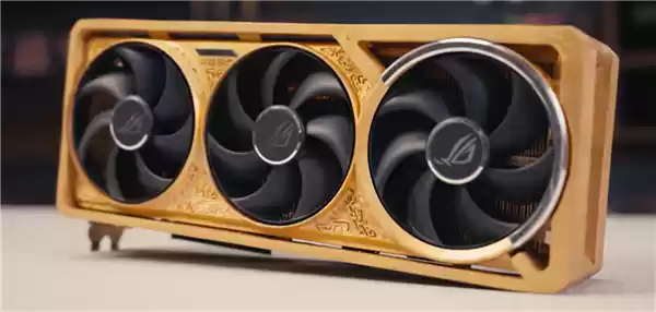 揭秘全球唯一黄金版RTX 5090D！6公斤黄金 神秘大佬买走