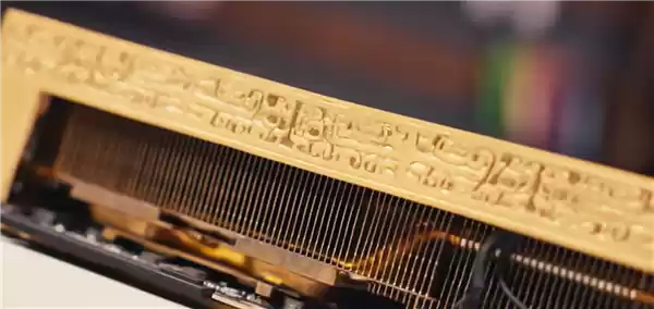 揭秘全球唯一黄金版RTX 5090D！6公斤黄金 神秘大佬买走