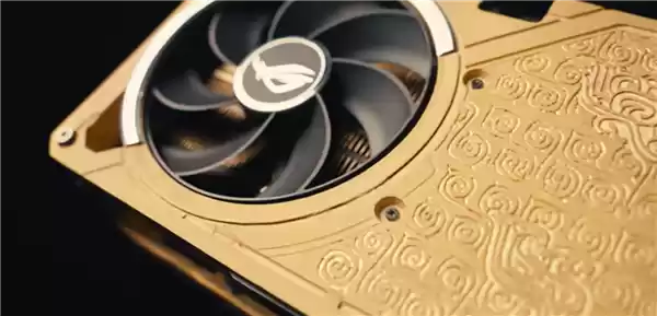揭秘全球唯一黄金版RTX 5090D！6公斤黄金 神秘大佬买走