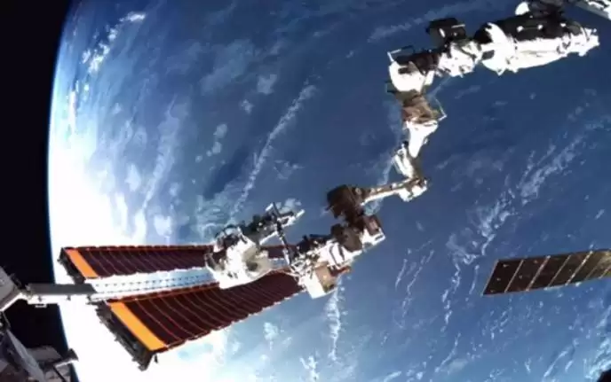 神舟二十号航天员太空庆中秋:品月饼、吃大餐、遥祝祖国团圆