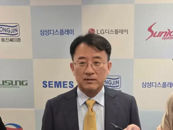 三星将为苹果生产折叠OLED  iPhone 16价比百元机果粉很受伤！