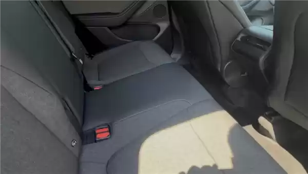 外观、配置全公布！特斯拉正式发布廉价版Model 3/Y 铁粉吐槽：价格太失望了