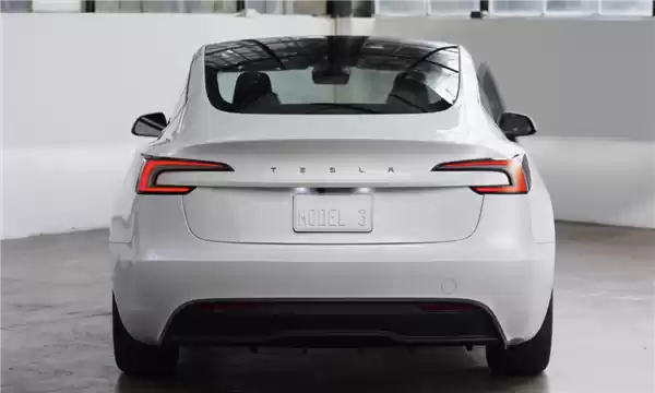 外观、配置全公布！特斯拉正式发布廉价版Model 3/Y 铁粉吐槽：价格太失望了