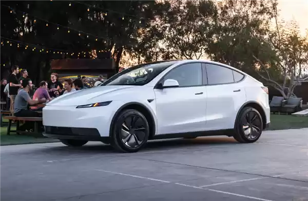 外观、配置全公布！特斯拉正式发布廉价版Model 3/Y 铁粉吐槽：价格太失望了