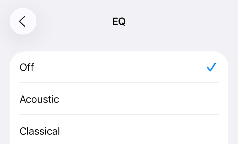 部分 iPhone 11 系列用户反馈升级苹果 iOS 26 后 CarPlay 播客声音失真