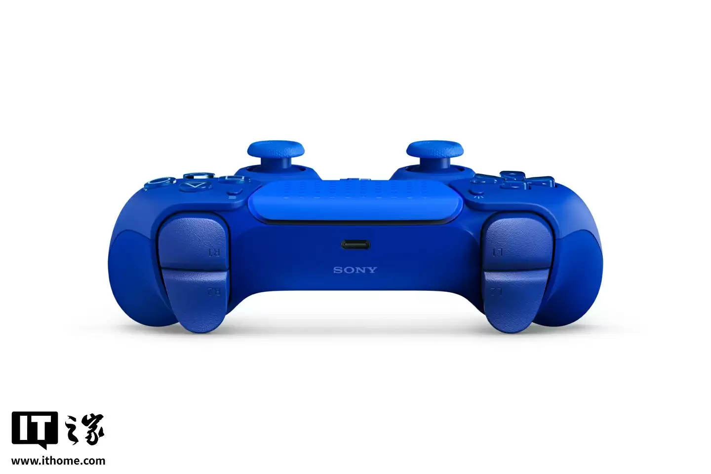 索尼 Icon Blue 特别版 DualSense 手柄亮相：分层蓝色调设计，售 84.99 美元