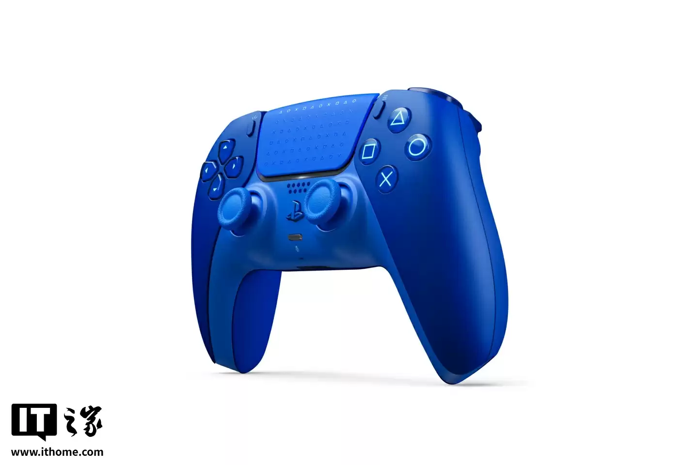索尼 Icon Blue 特别版 DualSense 手柄亮相：分层蓝色调设计，售 84.99 美元