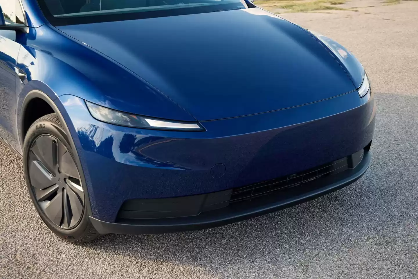 特斯拉 Model Y 标准版在美国上市:织物座椅、封天窗、续航 517 公里,起价跌破 4 万美元