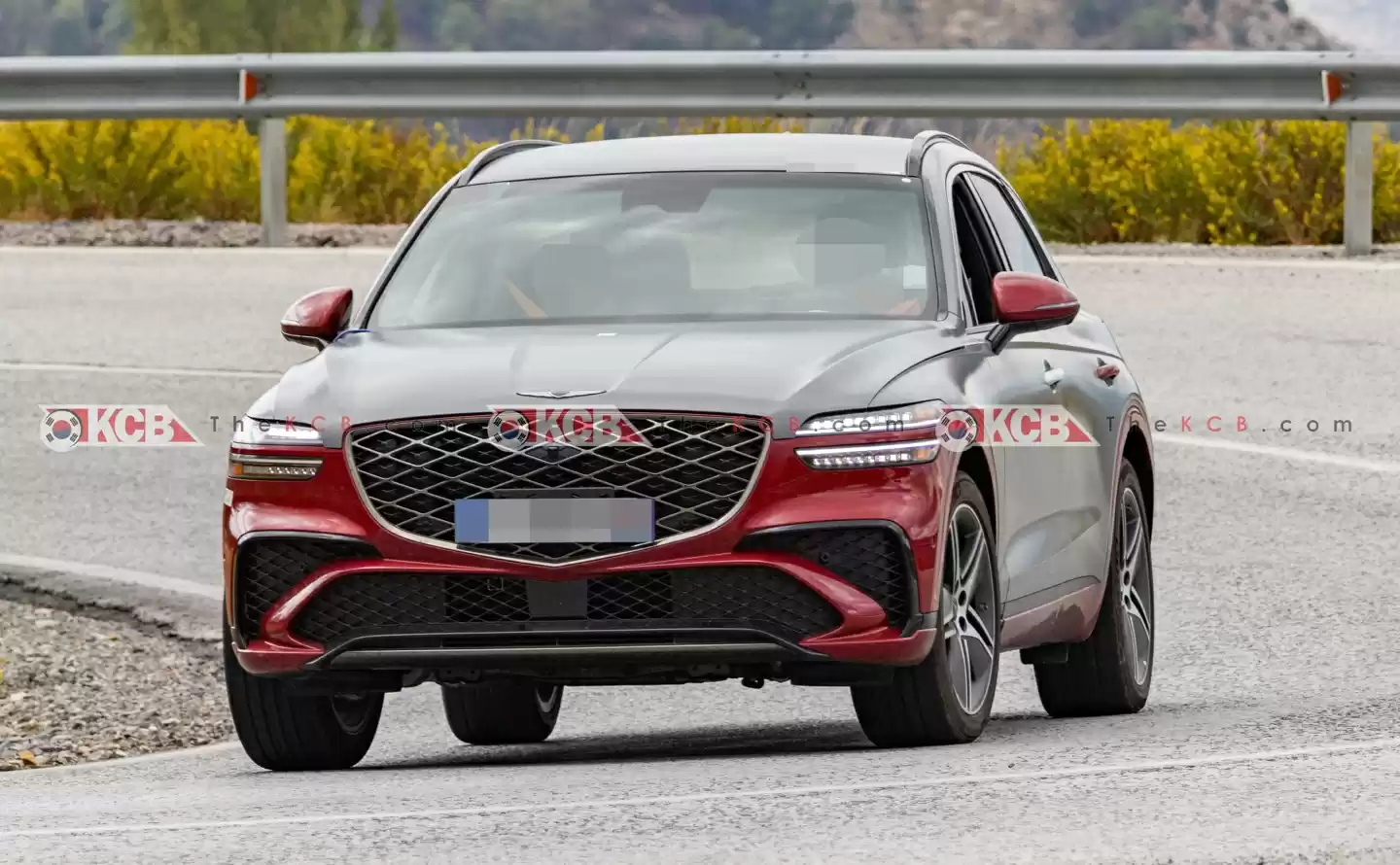 增程电动版捷尼赛思 GV70 SUV 路测图再曝光