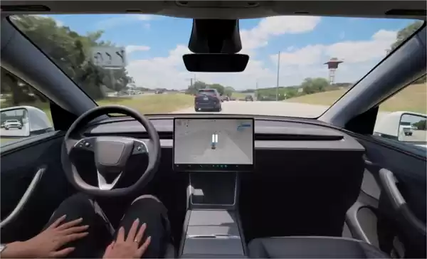 降价超3.5万！“丐中丐”版特斯拉来了：粉丝先请