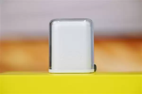 完美适配iPhone17全系快充！倍思同芯充Pro快充充电器套装图赏