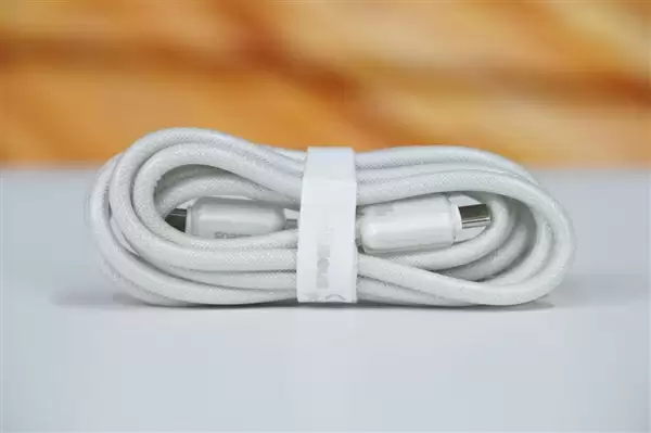 完美适配iPhone17全系快充！倍思同芯充Pro快充充电器套装图赏