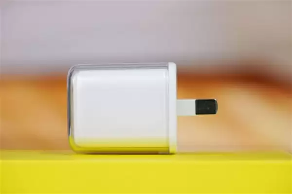 完美适配iPhone17全系快充！倍思同芯充Pro快充充电器套装图赏