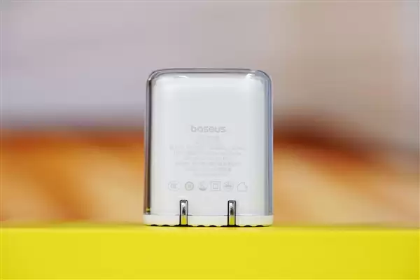 完美适配iPhone17全系快充！倍思同芯充Pro快充充电器套装图赏