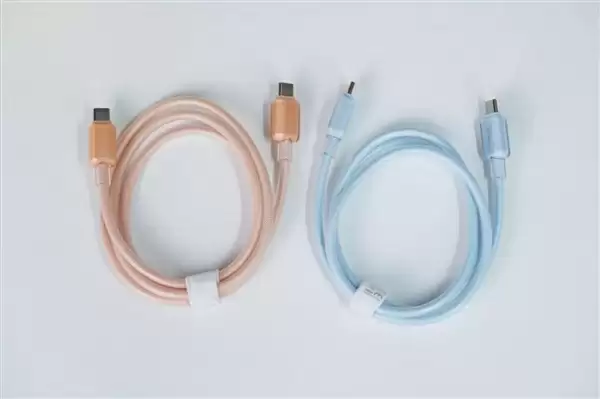 完美适配iPhone17全系快充！倍思同芯充Pro快充充电器套装图赏