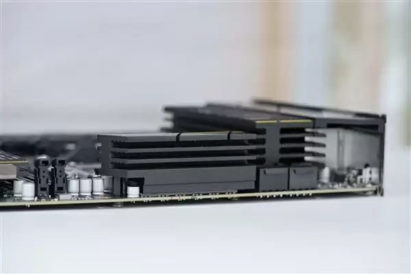 支持多种CPU调整外频!微星B850MPOWER主板图赏