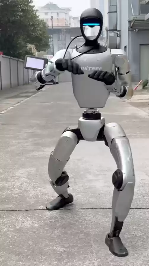 溢价55%！外国消费者破防 宇树G1人形机器人在美国沃尔玛开售