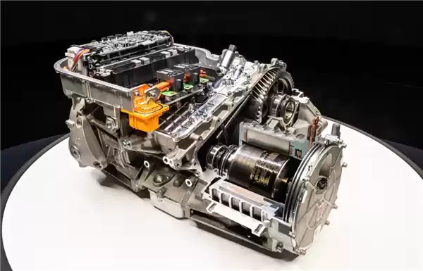 法拉利首款电动车核心技术公布：3万转4电机
