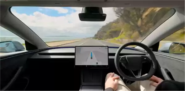 特斯拉V14终于来了！整合Robotaxi技术