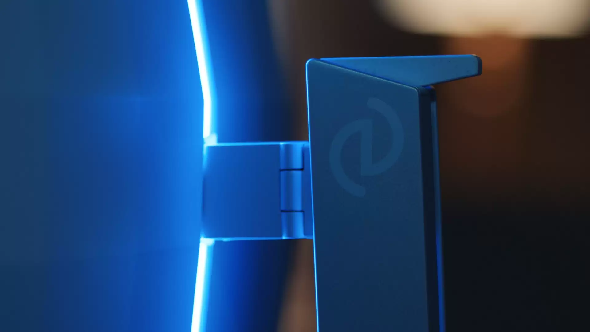 EVNIA发布中文名“弈威”，品牌换标引领双核电竞体验