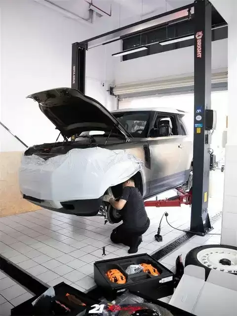 路虎卫士刹车升级:INSPEED PC套件提升性能与颜值