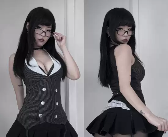 樱花妹COS《寂静岭f》女主太还原 气质美貌更胜一筹