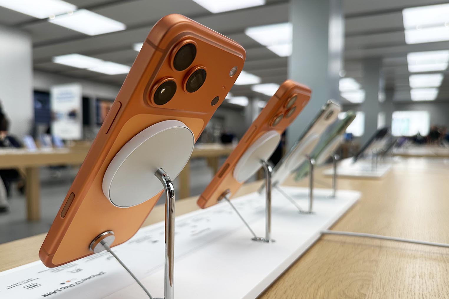 苹果MagSafe支架升级,有效保护iPhone17/Air防刮痕