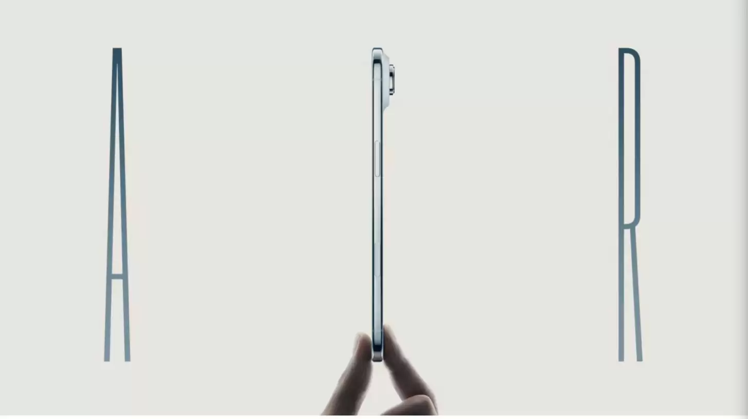 消息称苹果首款折叠 iPhone 手机搭钛金属 / 铝合金混合边框，下代 iPhone Air 继续采用钛金属边框