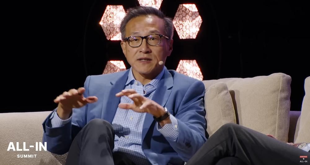 阿里巴巴蔡崇信激辩“白宫 AI 沙皇”：AI 应用中国进展显著，AI 没有赢家通吃