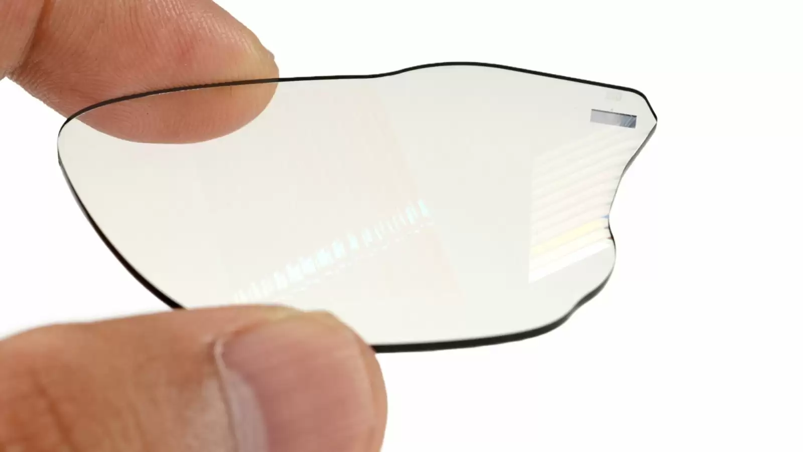 Meta Ray-Ban Display 智能眼镜拆解：AR 技术领先，可维修性存短板