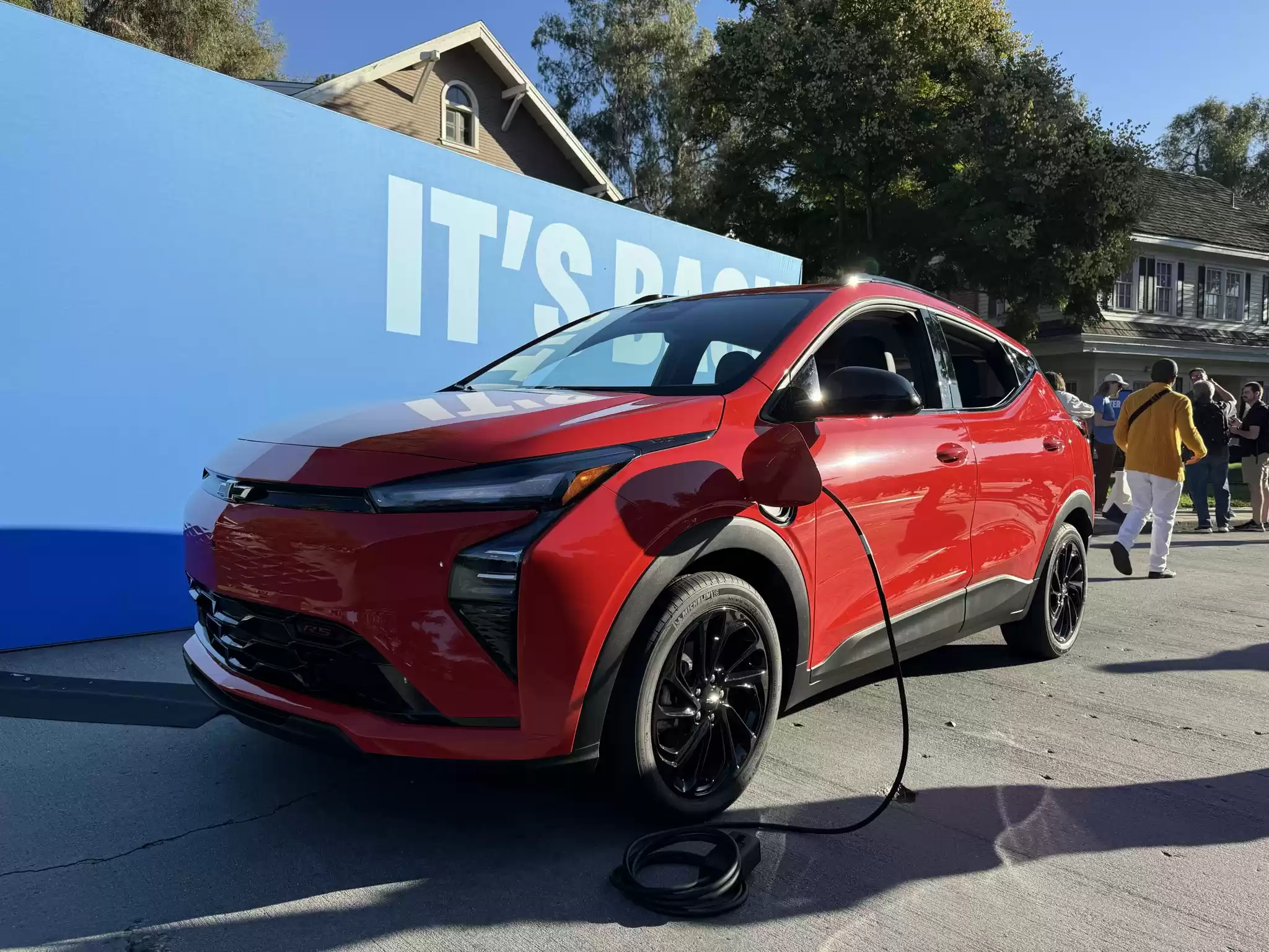 美国市场最便宜电动汽车:通用汽车发布新款雪佛兰